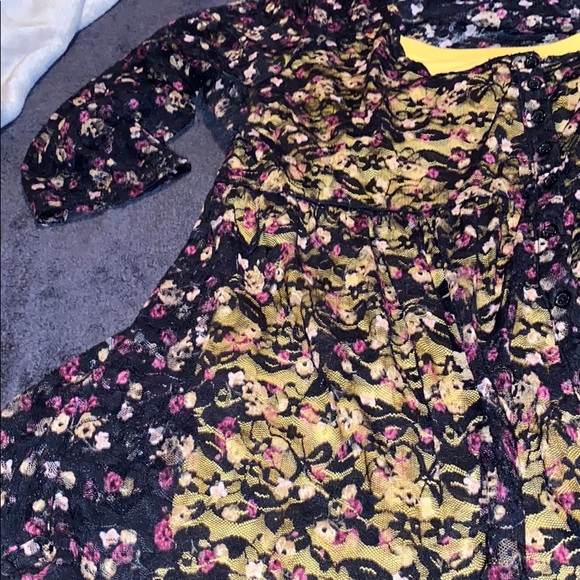 Torrid Lace Top Size 2 - Picture 5 of 6